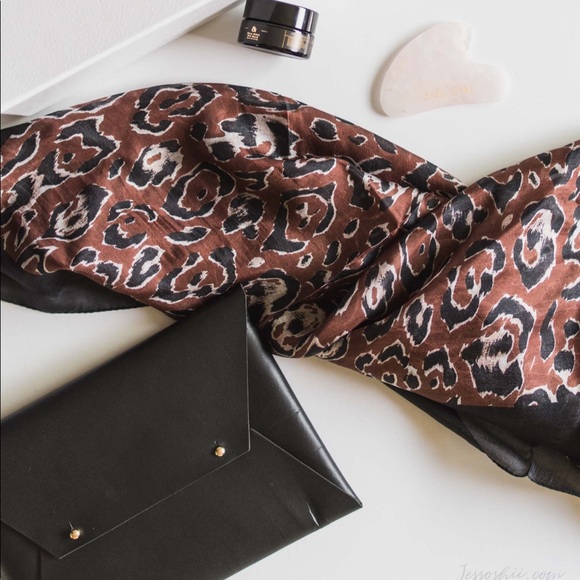 Tribe Alive -Leather Clutch Exclusive - Picture 7 of 7